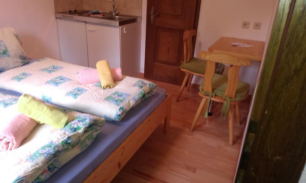 Fichtenblockhuette Sonnenalpe Nassfeld Rom bilde