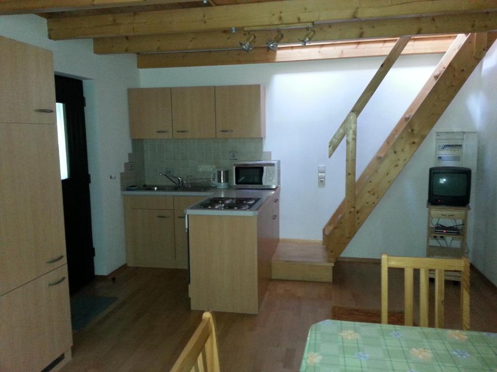 Fichtenblockhuette Sonnenalpe Nassfeld Rom bilde