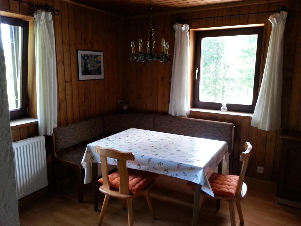 Fichtenblockhuette Sonnenalpe Nassfeld Rom bilde